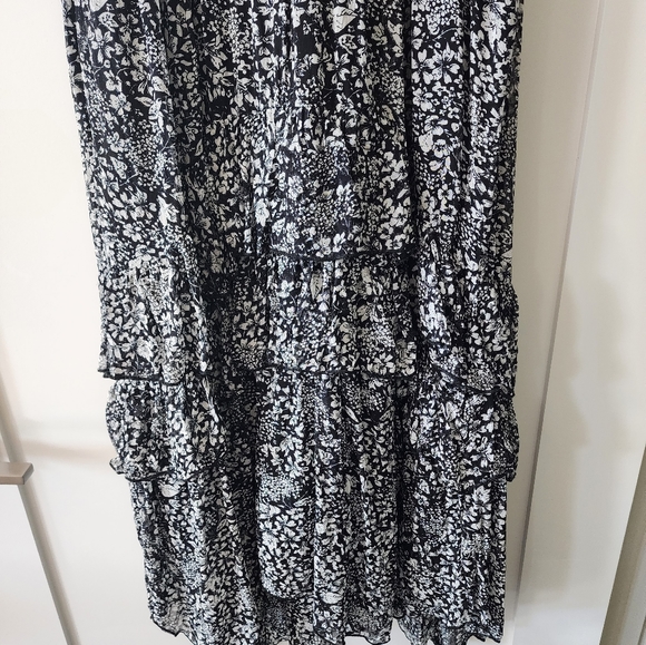 Anthropologie Dress Vneck Sleeveless Black and White Size Medium - Picture 3 of 14